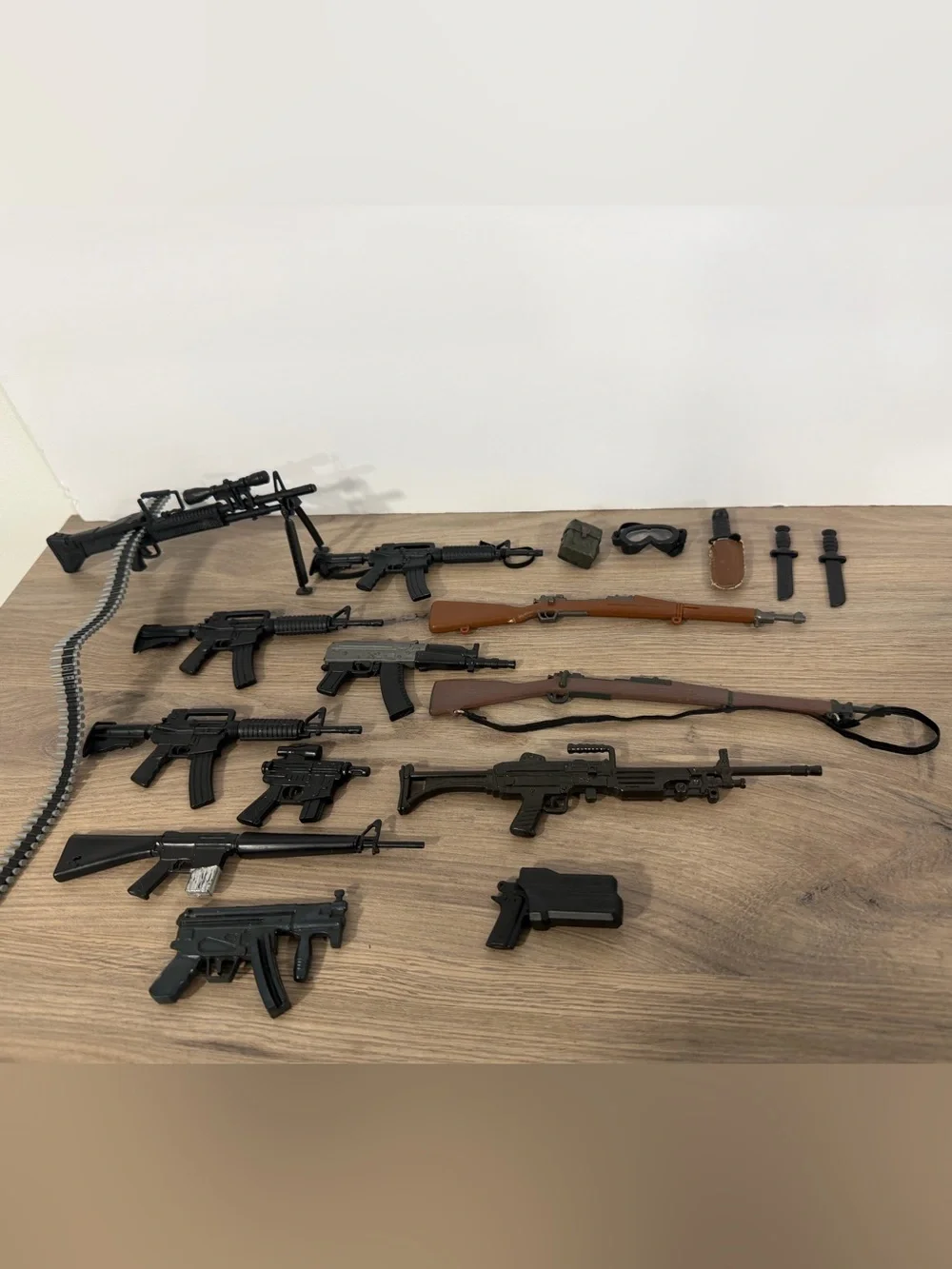 GI Joe- small weapons lot !!!